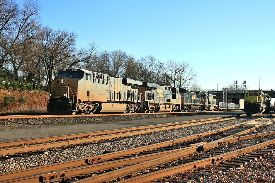 CSX 3059 on Q-410